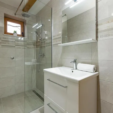 Awesome Home In Zadar With Kitchen