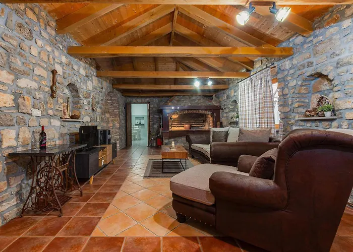 Awesome Home In Zadar With Kitchen Casa de Férias