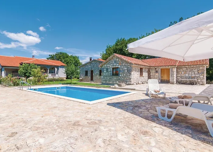 Casa de Férias Awesome Home In Zadar With Kitchen Murvica (Policnik)