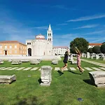 Ferienhaus Awesome Home In Zadar With Kitchen