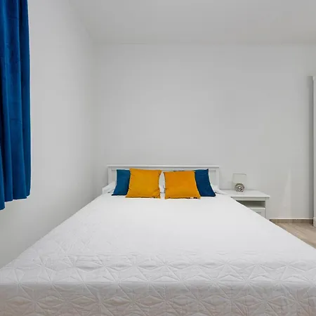 Ferienhaus Awesome Home In Zadar With Kitchen